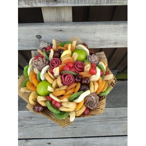 Букет из сухофруктов с шишками «Идилия» Букет из сухофруктов с шишками «Идилия»